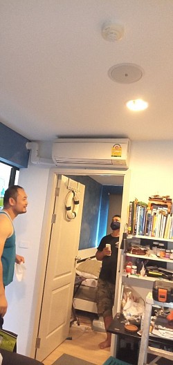 ดูให้หน่อยแอร์ผมมีแต่ลม  ลูกค้ากดรีโมตผิดครับ